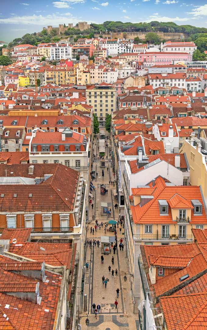 Blick vom Elevator in die R. de Santa Justan, Lissabon