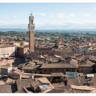 Blick vom Facciatone auf Siena, links die Piazza del Campo