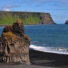 Blick vom Felsen auf der Halbinsel Dyrhólaey Richtung Vík í Mýrdal