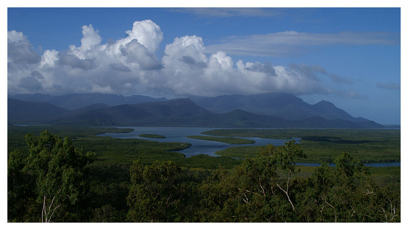 Blick vom Festland zu Hinchinbrook Island