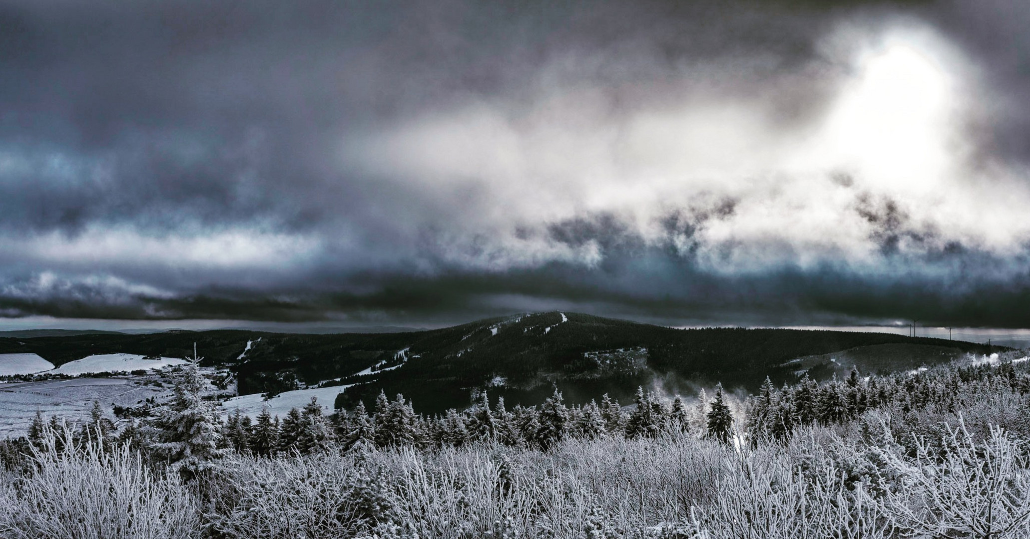 Blick vom Fichtelberg in Richtung Tschechei