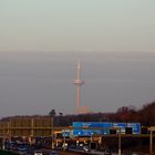 Blick vom Flughafen auf den Europaturm in Frankfurt