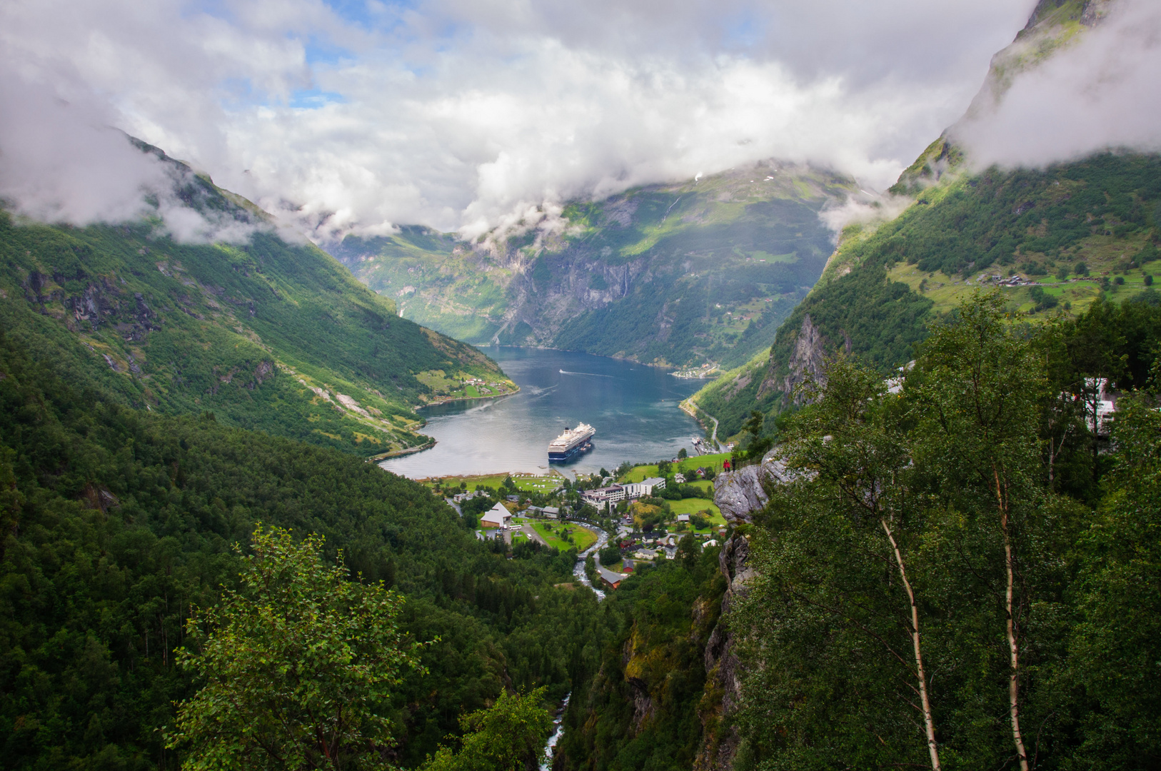 Blick vom Flydalsjuvet in den Geiranger