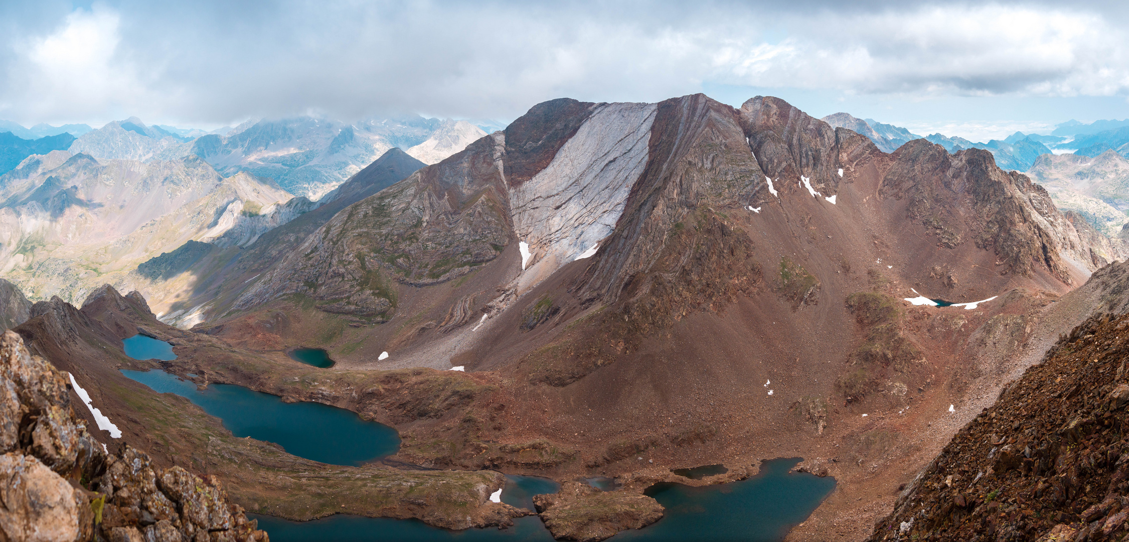 Blick vom Garmo Negro (3066m)