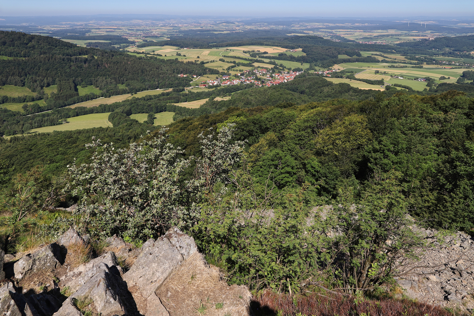 Blick vom Gipfel der Milseburg (2019_06_29_EOS 6D Mark II_4486_ji)