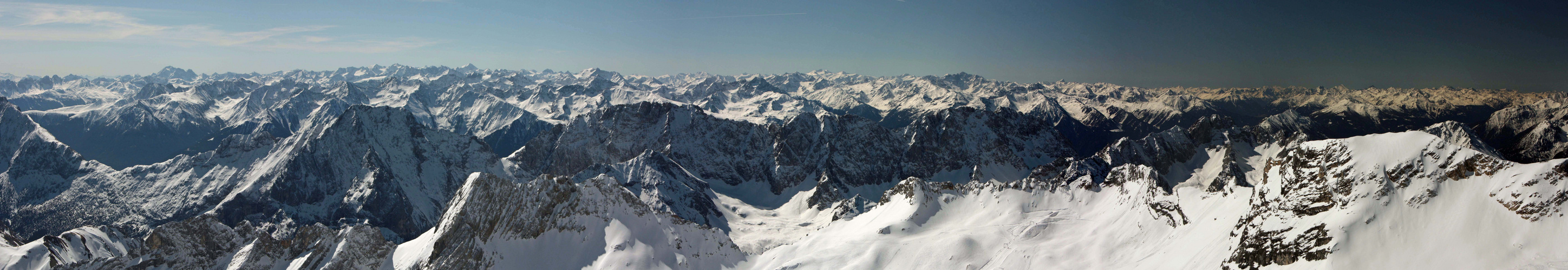 Blick vom Gipfel der Zugspitze