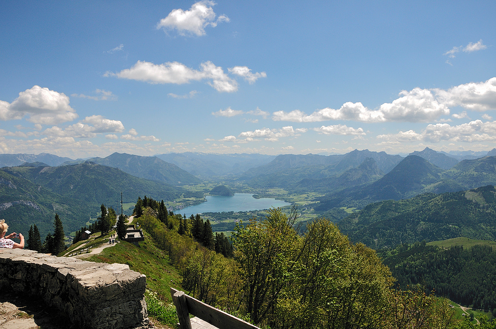 Blick vom Gipfelkreuz des Zwölferhorn 1522mtr im Salzkammergut