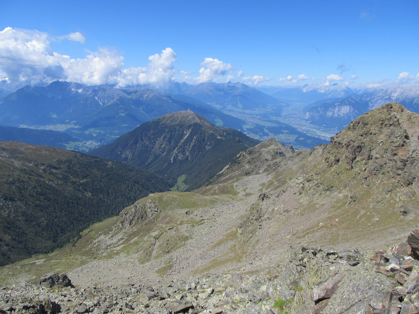 Blick vom Glungezer zum Patscherkofel