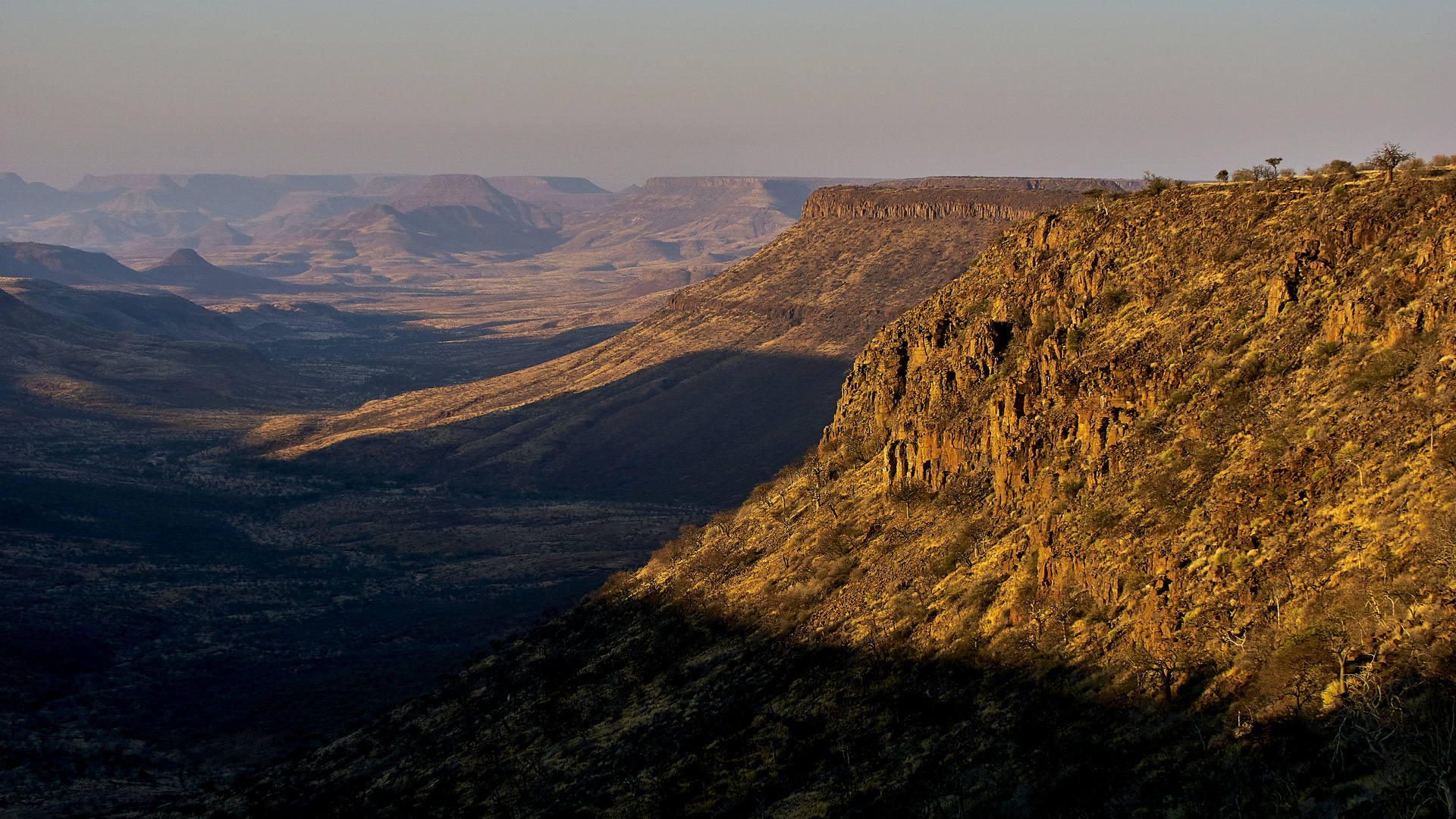 Blick vom  Grootberg Plateau ins Tal