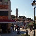 Blick vom Hafen auf dasWahrzeichen von Rovinj