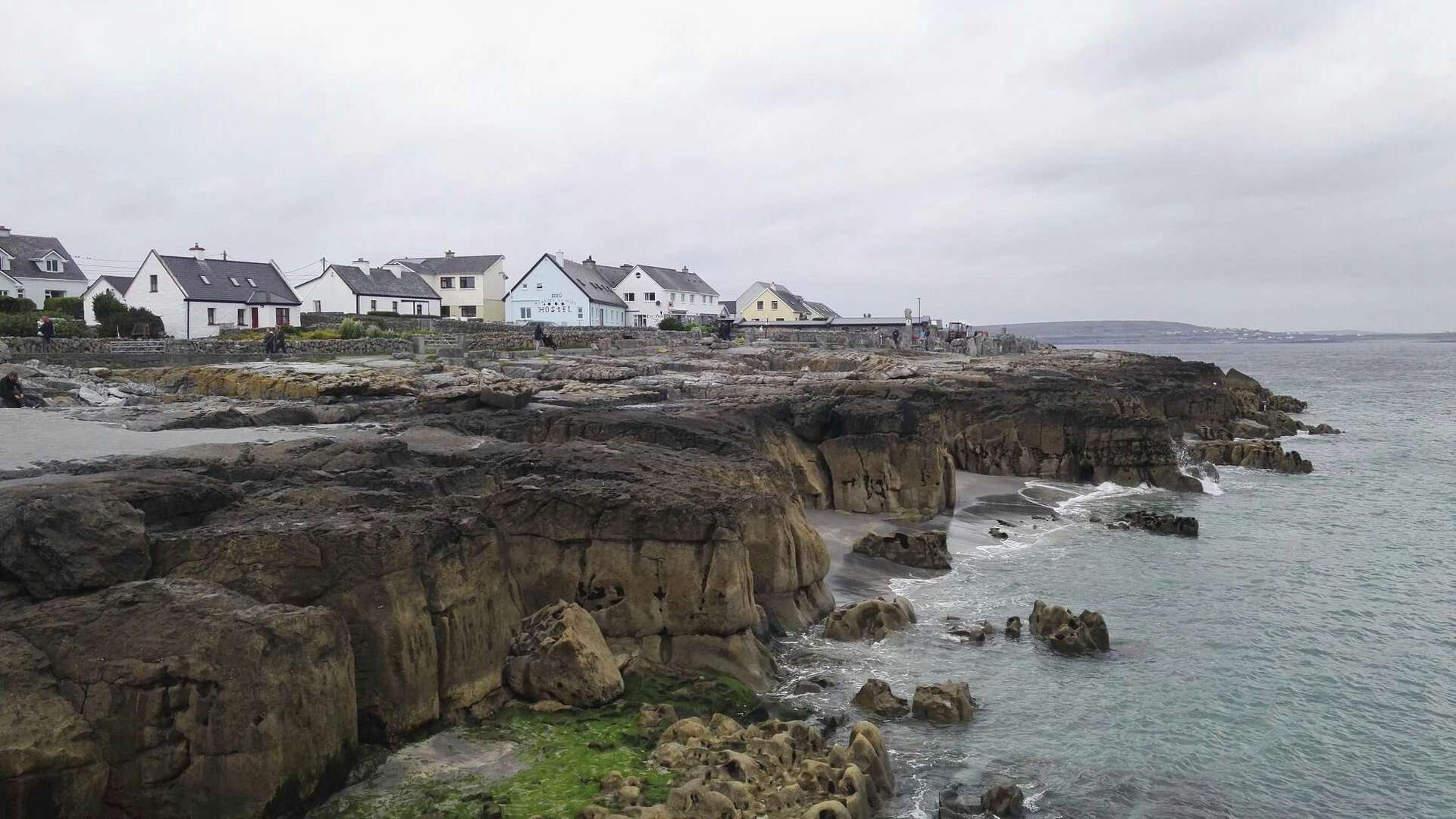 Blick vom Hafen Inis Óirr (Inisheer) Grafschaft Galway