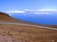 Blick vom Haleakala auf die Nachbarinsel