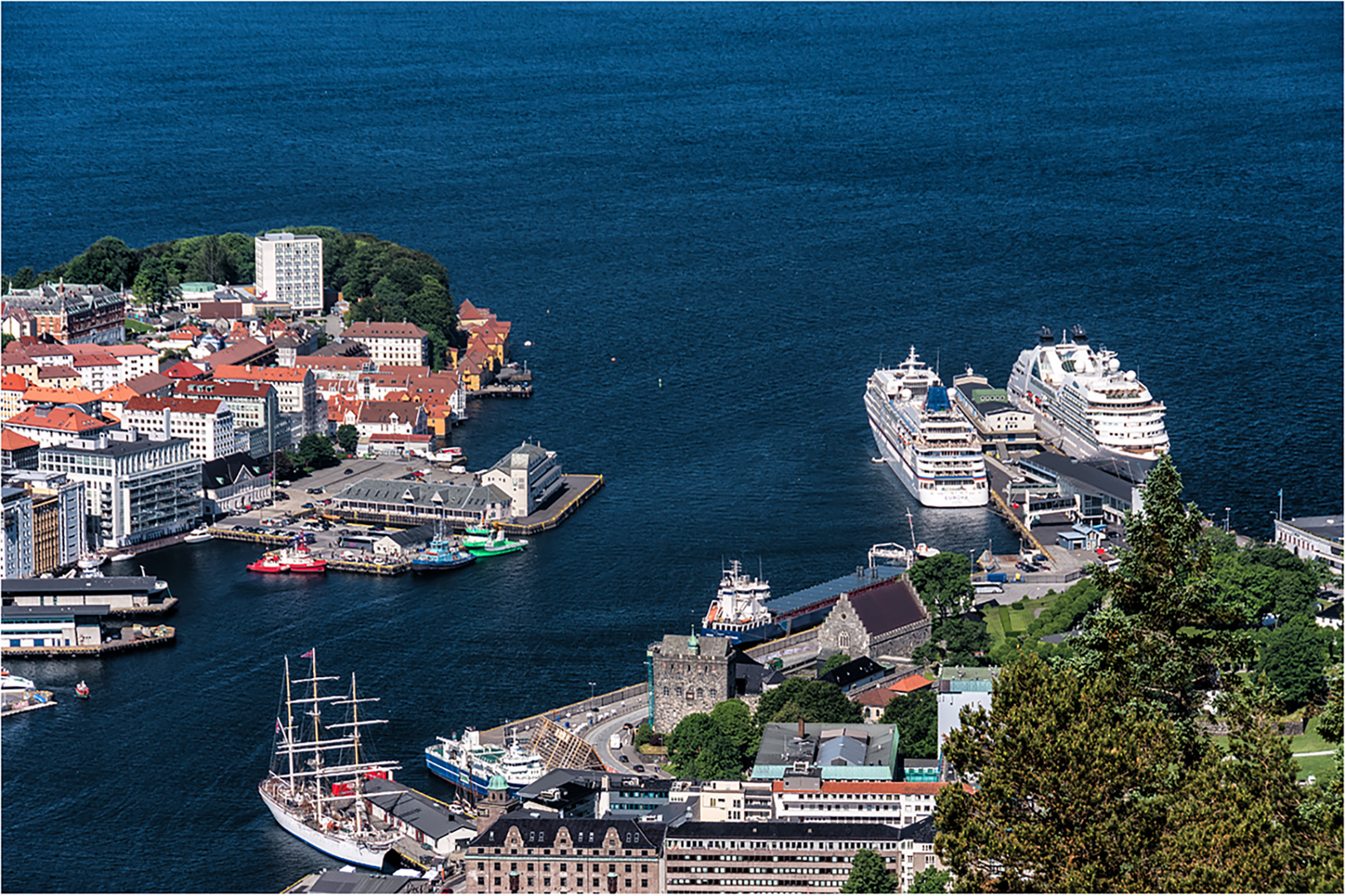 Blick vom Hausberg Floyen in Bergen Norwegen