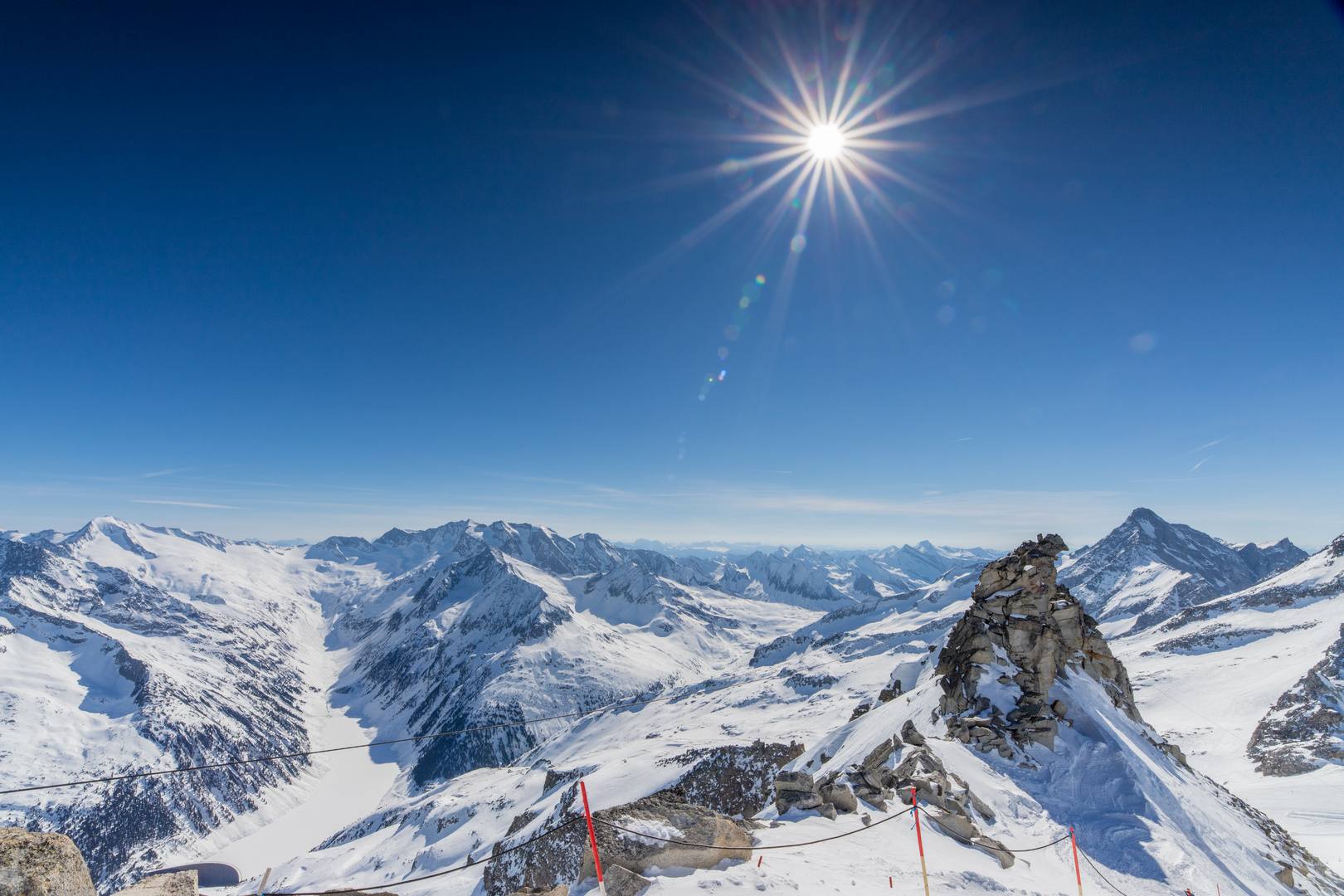 Blick vom Hintertuxer Gletscher auf die Bergwelt