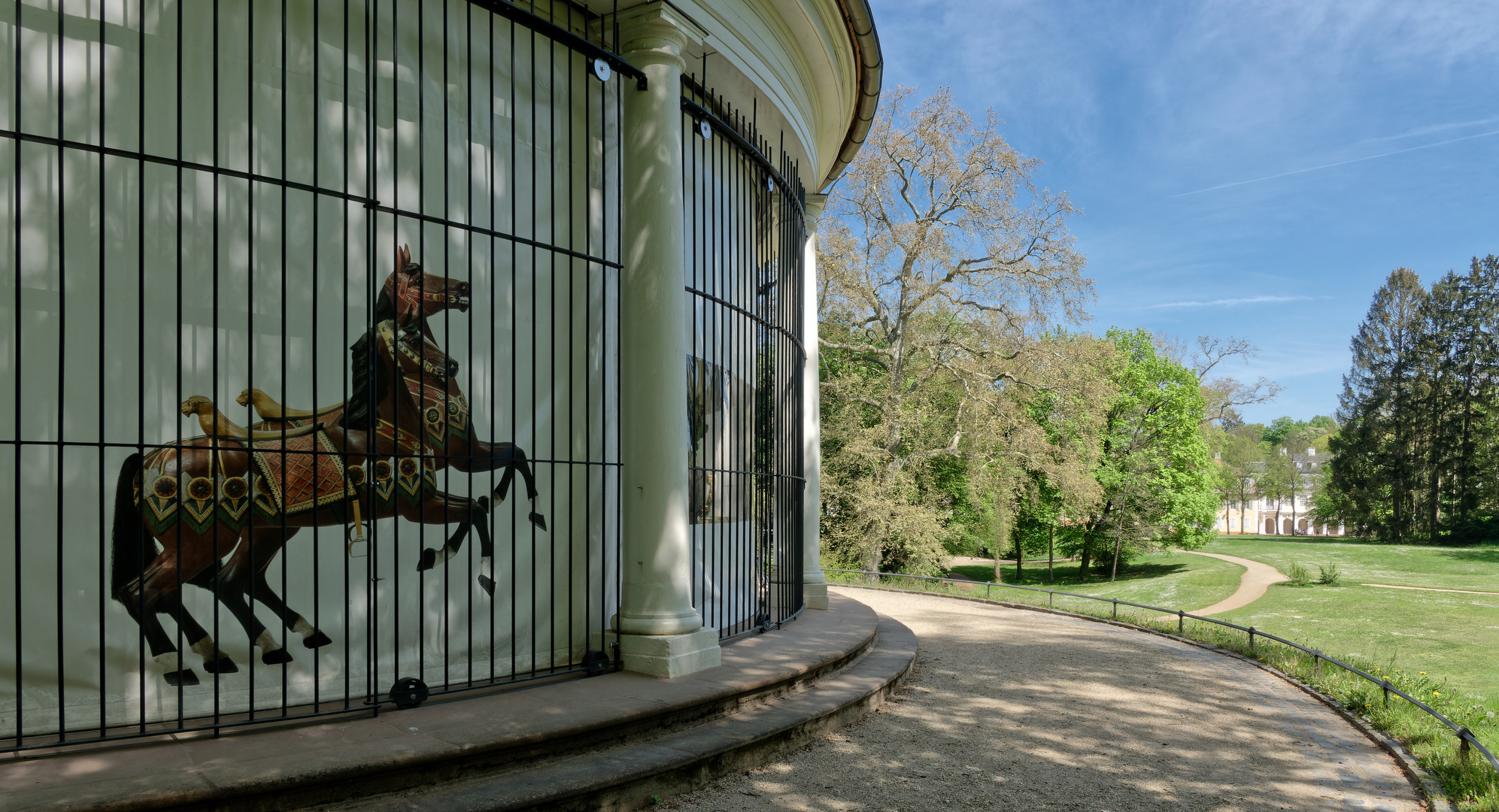 Blick vom Historischen Karussell in Richtung Kurgebäude