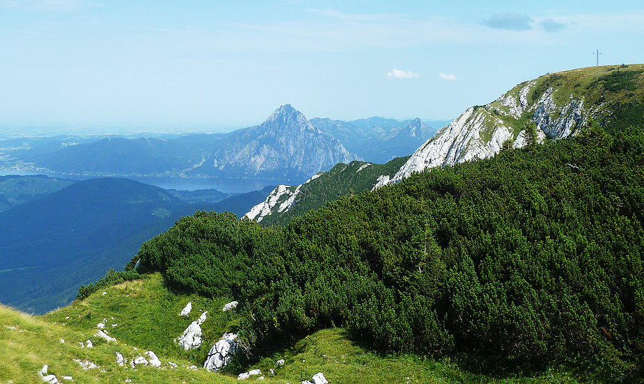 Blick vom Höllengebirge auf den Traunsee und den Traunstein