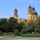 Blick vom Hofgarten zur Theatinerkirche