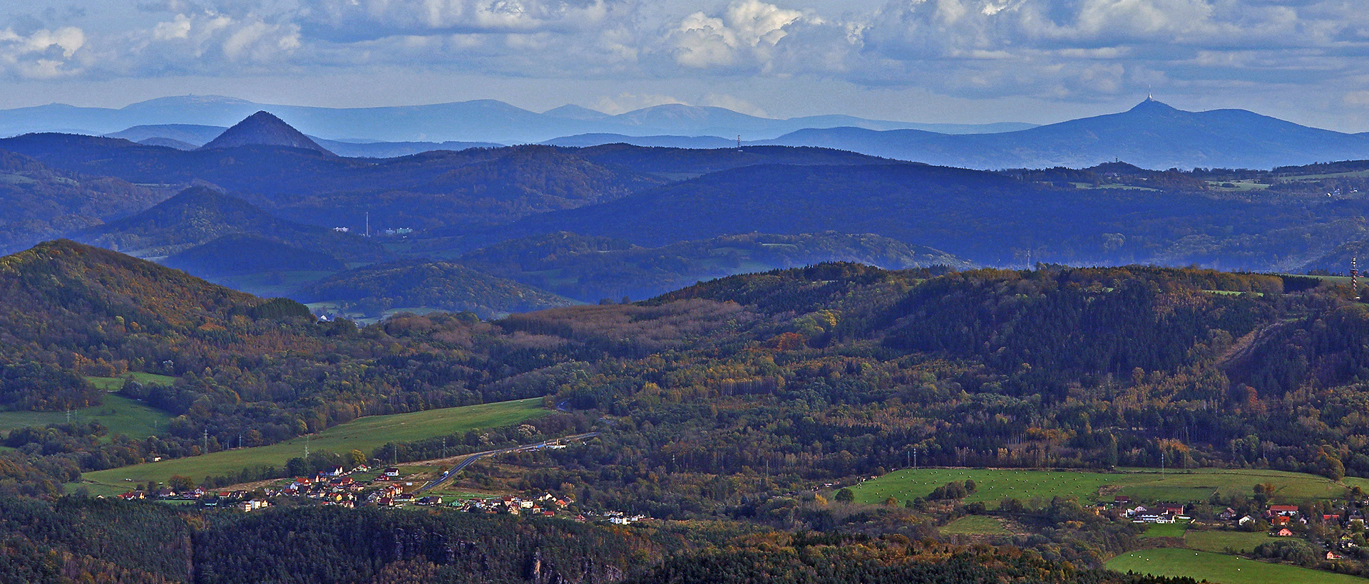 Blick vom Hohem Schneeberg ins Riesengebirge...