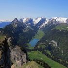 Blick vom Hohen Kasten auf die Kreuzberge und den Sämtisersee