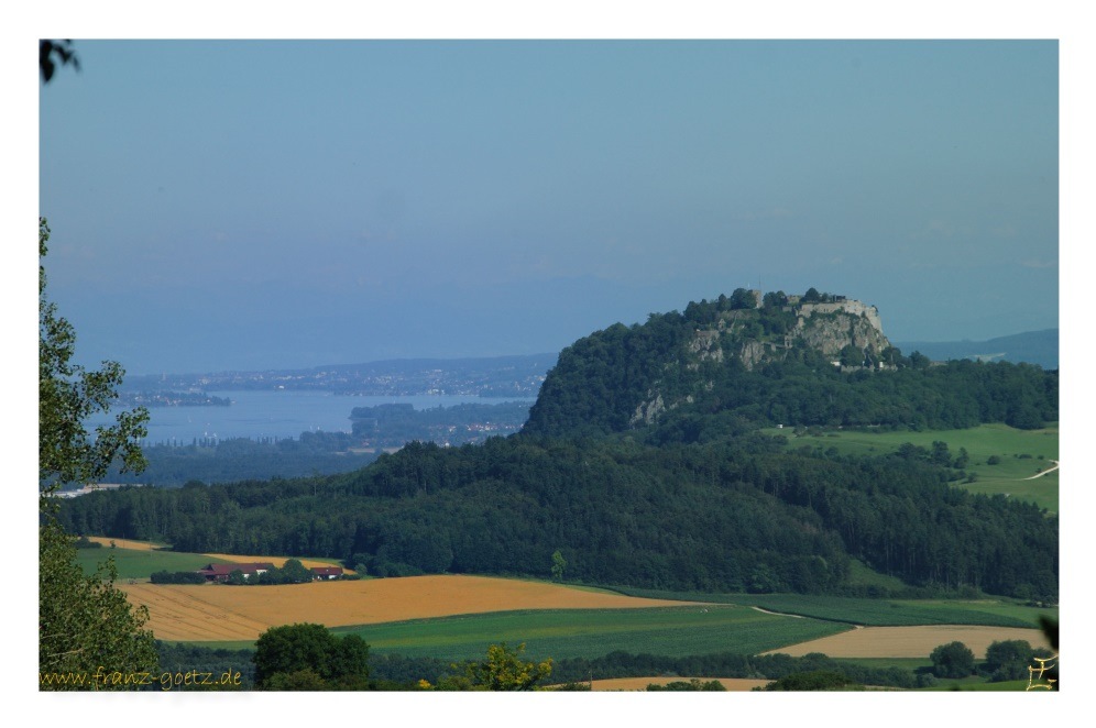 Blick vom Hohenstoffel zum Hohentwiel