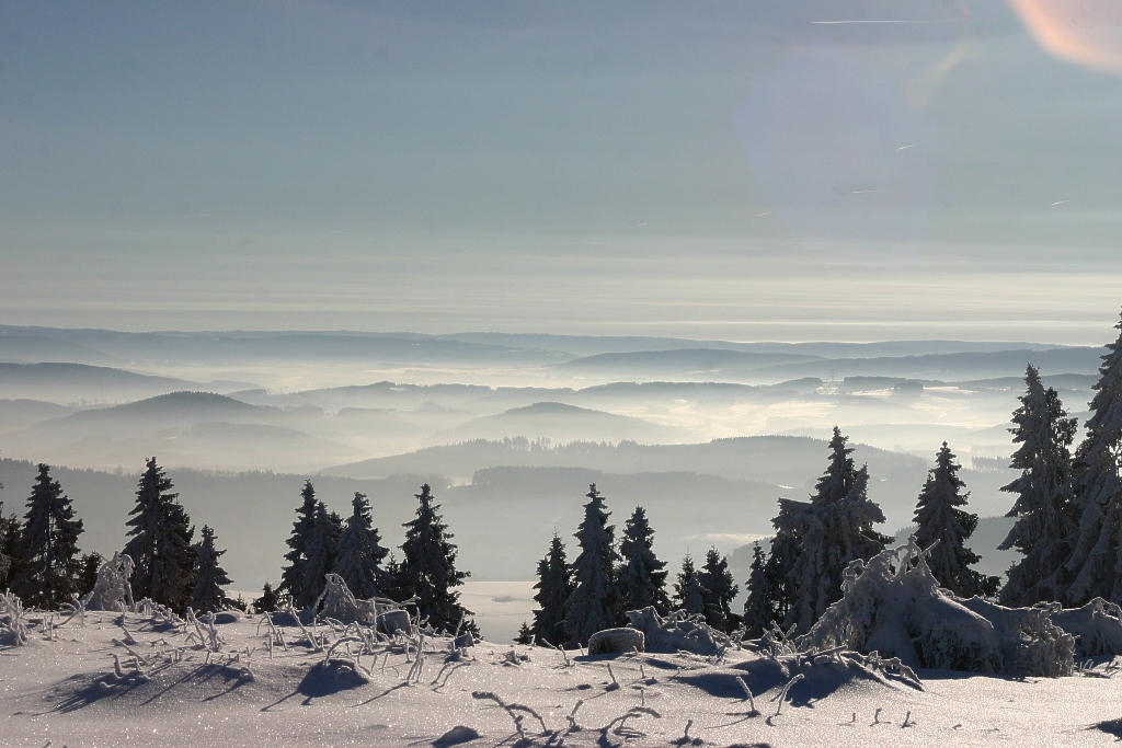 Blick vom Homert, dem Namensgeber des Naturparks Homert, in südlicher Richtung, zum Rothaargebirge