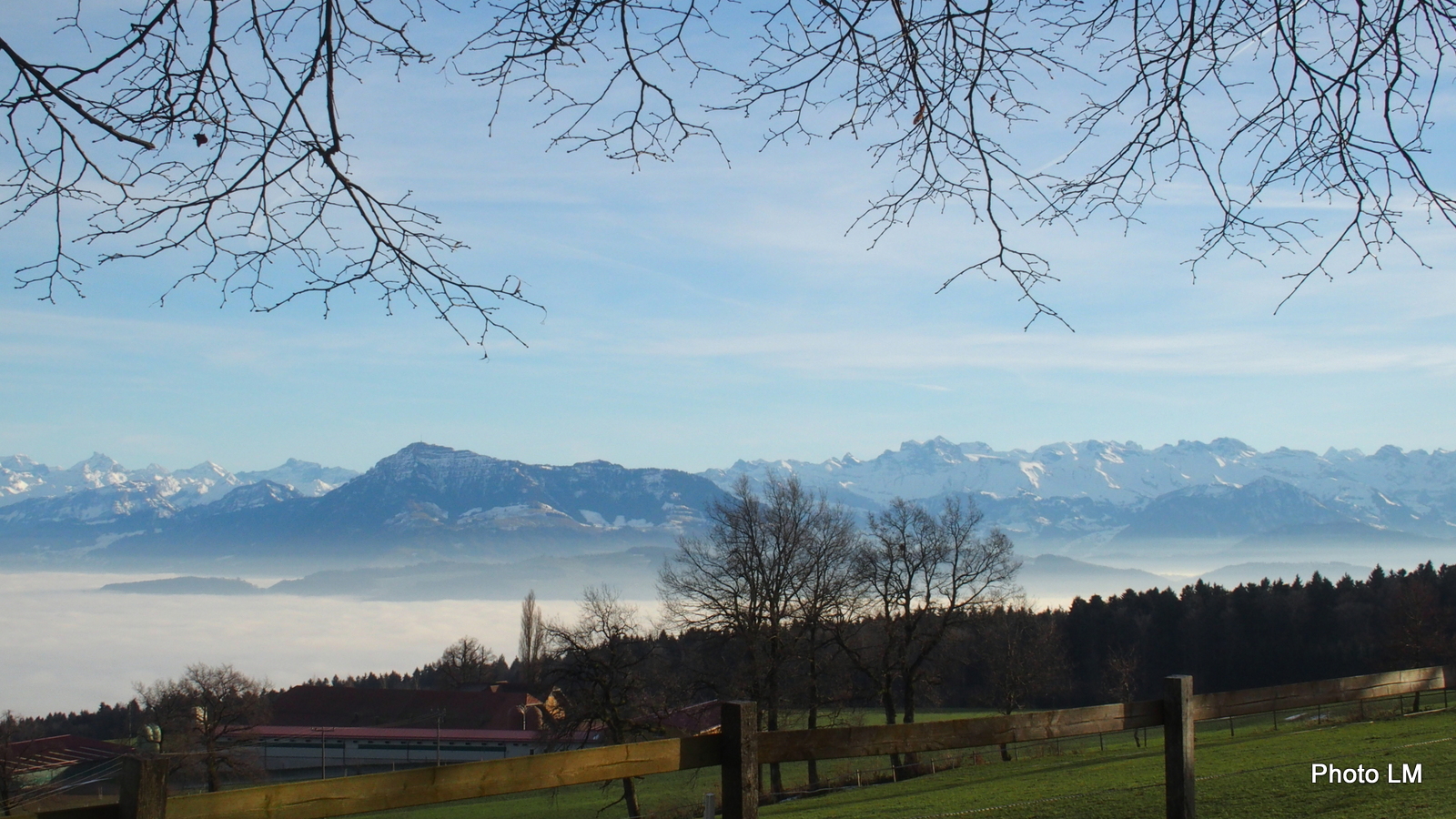 Blick vom Horben mit Nebelmeer und Blick mit Rigi und Alpen