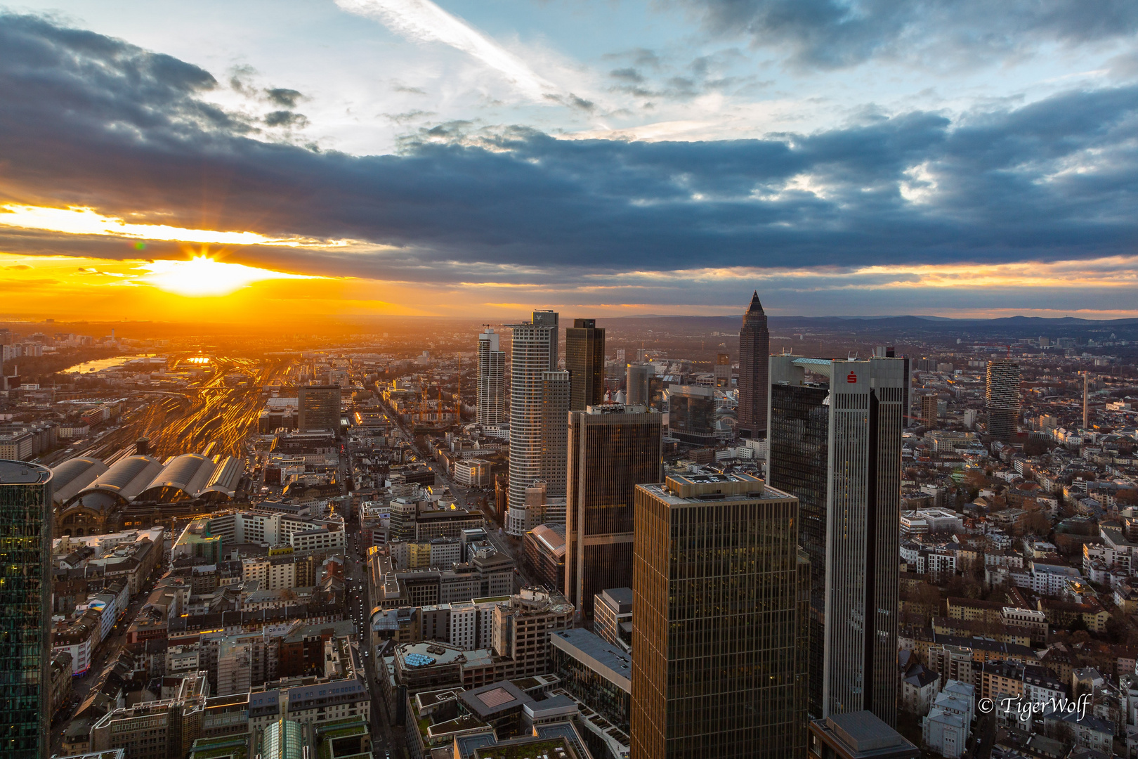 Blick vom HR-Tower auf die Frankfurter Skyline