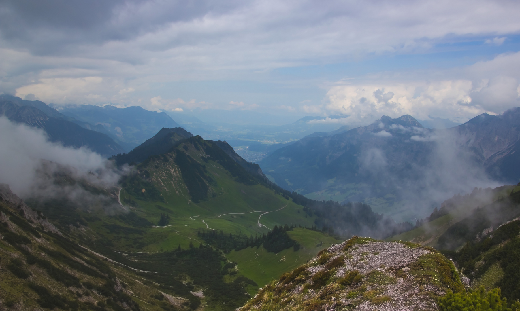 Blick vom Itonskopf 2089 m