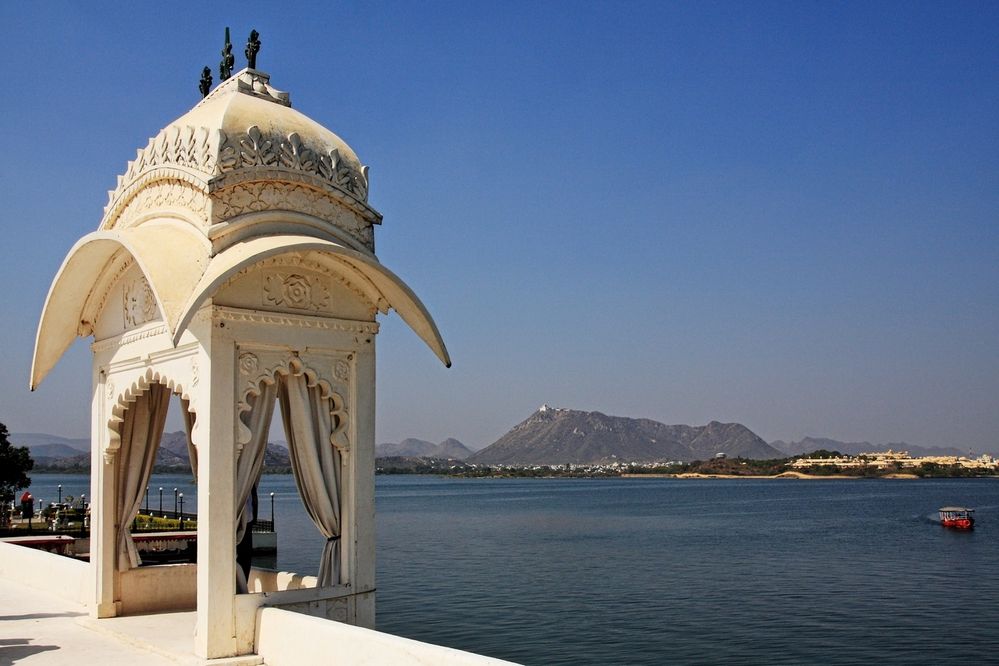 Blick vom Jag Mandir auf den Pichola See