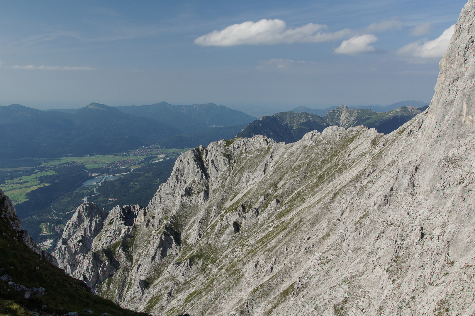 Blick vom Karwendel ins Isartal