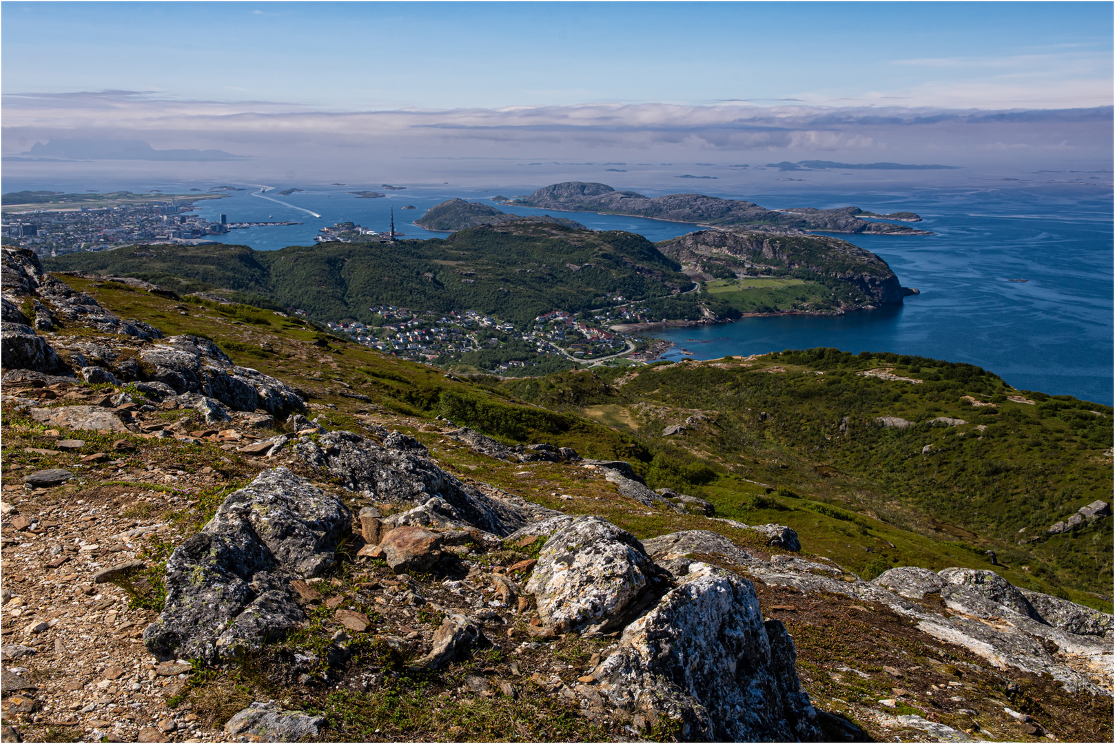  Blick vom Keiservarden (366 m) auf Bodö 