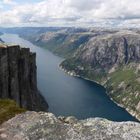 Blick vom Kjerag auf den Lysefjord, Norwegen
