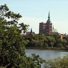 Blick vom Knieper Teich auf die St. Nikolaikirche