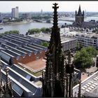 Blick vom Kölner Dom auf Groß St. Martin, Deutzer Brücke und Severinsbrücke