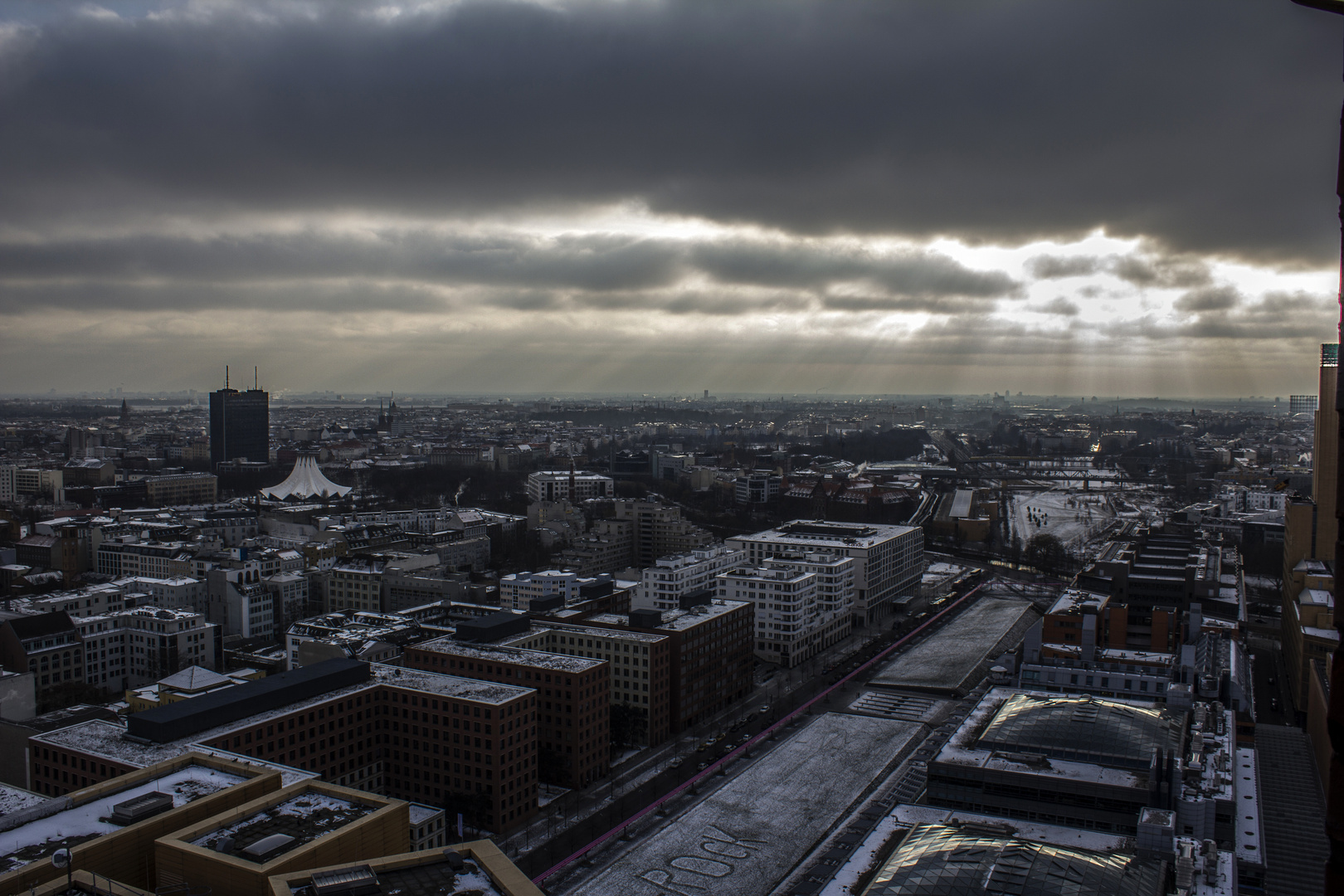 Blick vom Kollhoff-Tower