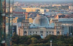 Blick vom Kollhoff Tower zum Reichstag.
