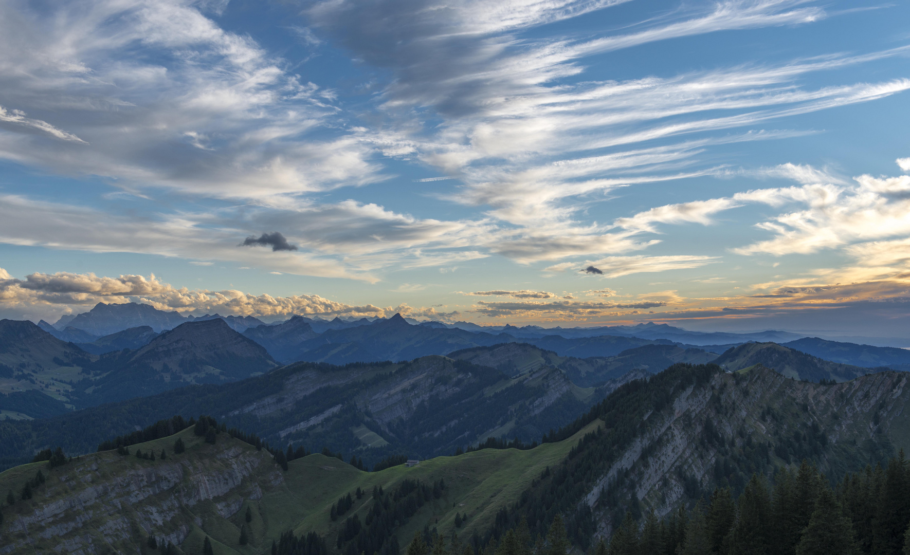 Blick vom Kronberg beim Föhnsturm