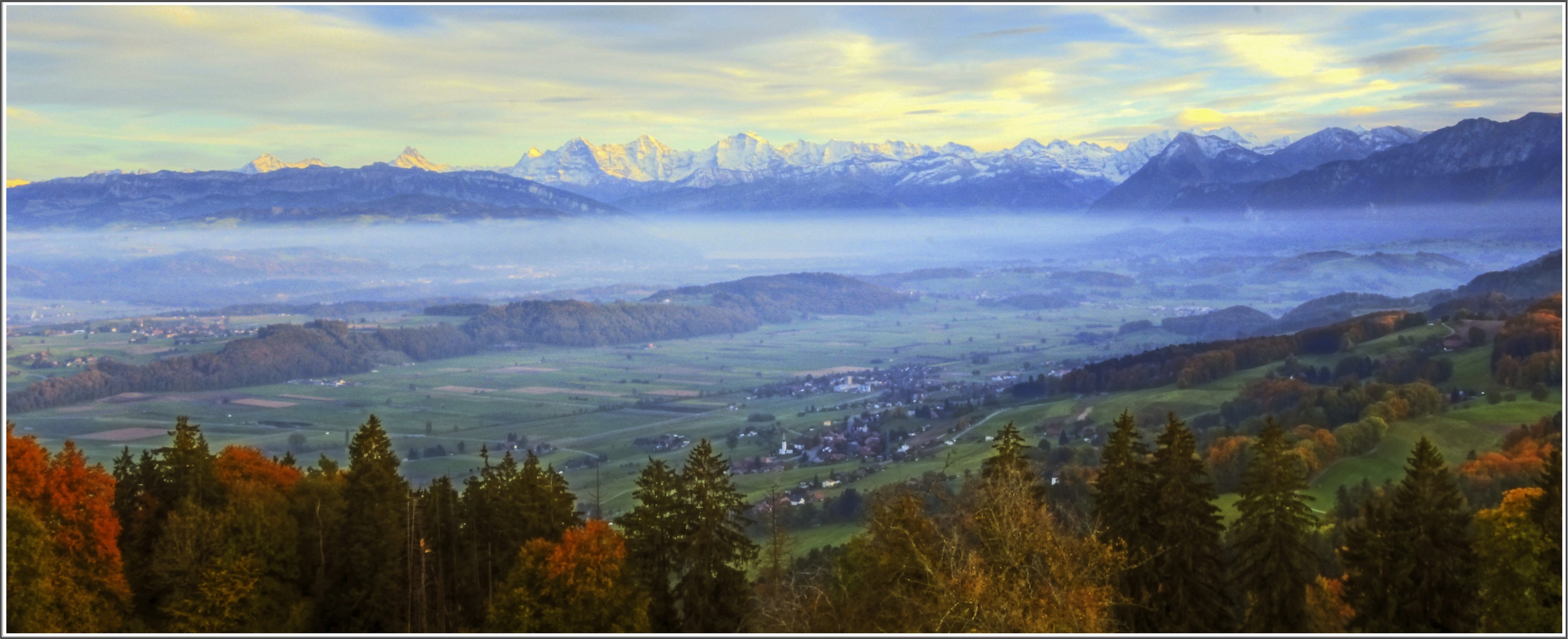 Blick vom Längenberg auf die Berner Alpenkette