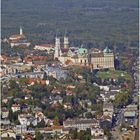 Blick vom leopoldsberg auf klosterneuburg mit seinem prächtigen stift und