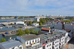 Blick vom Leuchtturm über Warnemünde