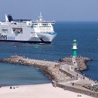 Blick vom Leuchtturm Warnemünde im Mai 2006