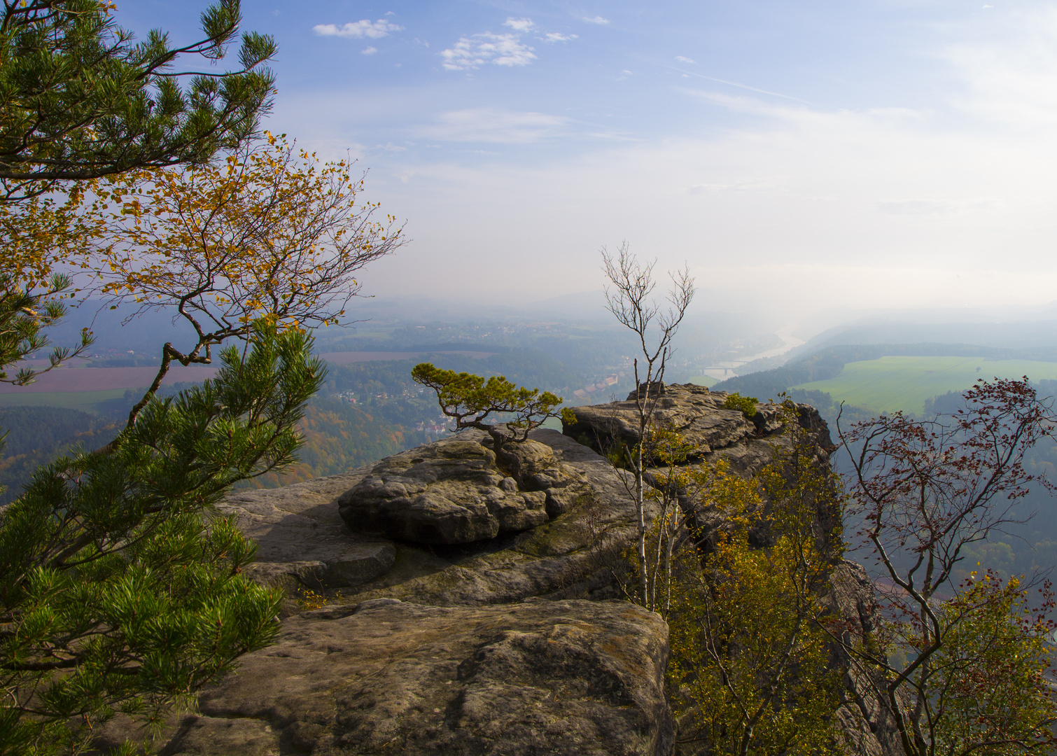 Blick vom Lilienstein nach Bad Schandau auf die Elbe