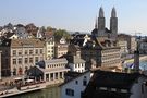 Blick vom Lindenhof über die Limmat, das Rathaus zum Grossmünster von HobbyGrafFoto 