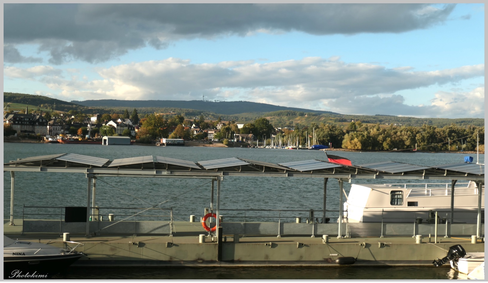 Blick vom linken Ufer des Rheins (I)