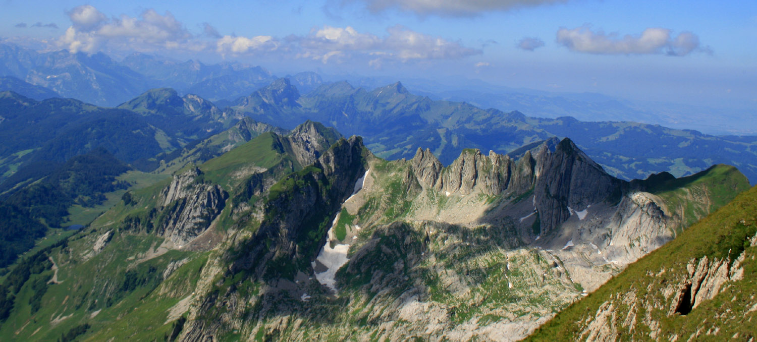 Blick vom Lisengrat auf die Silberplattenköpfe