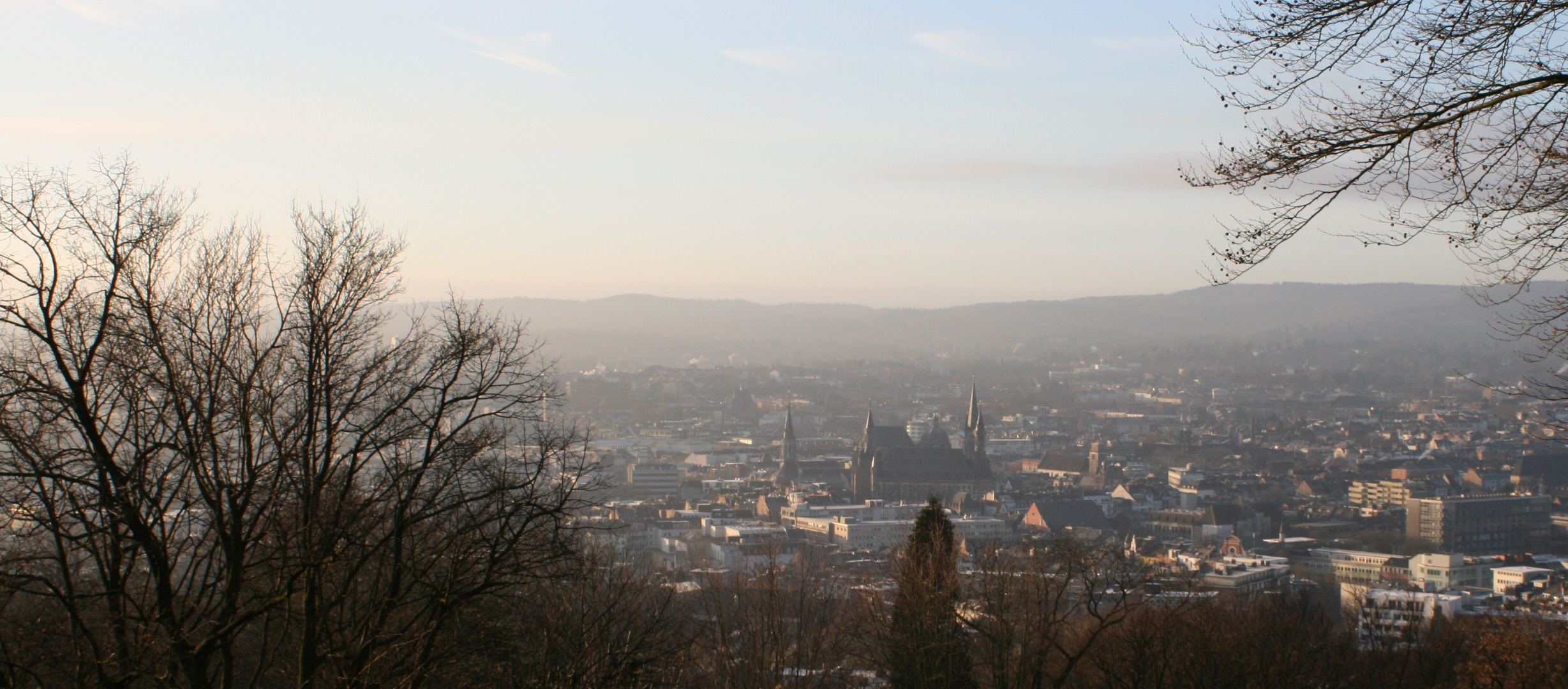 Blick vom Lousberg auf Aachen und die Eifel !!