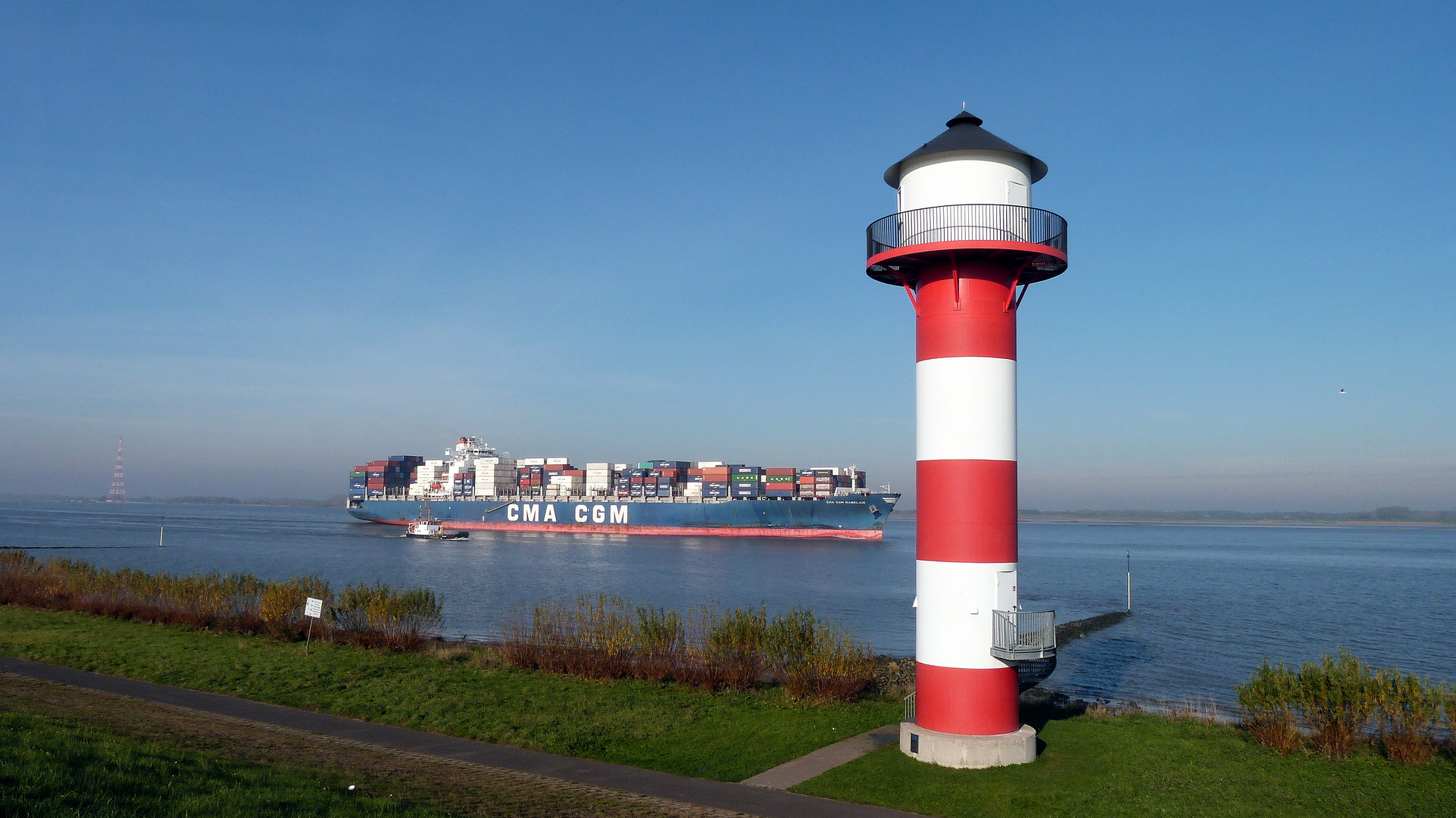 Blick vom Lühe Deich auf die Elbe