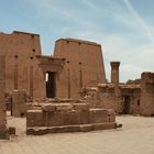 Blick vom Mammisi Tempel auf den Horustempel Edfu