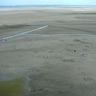 Blick vom Mont St. Michel bei Ebbe, Sand Graffiti