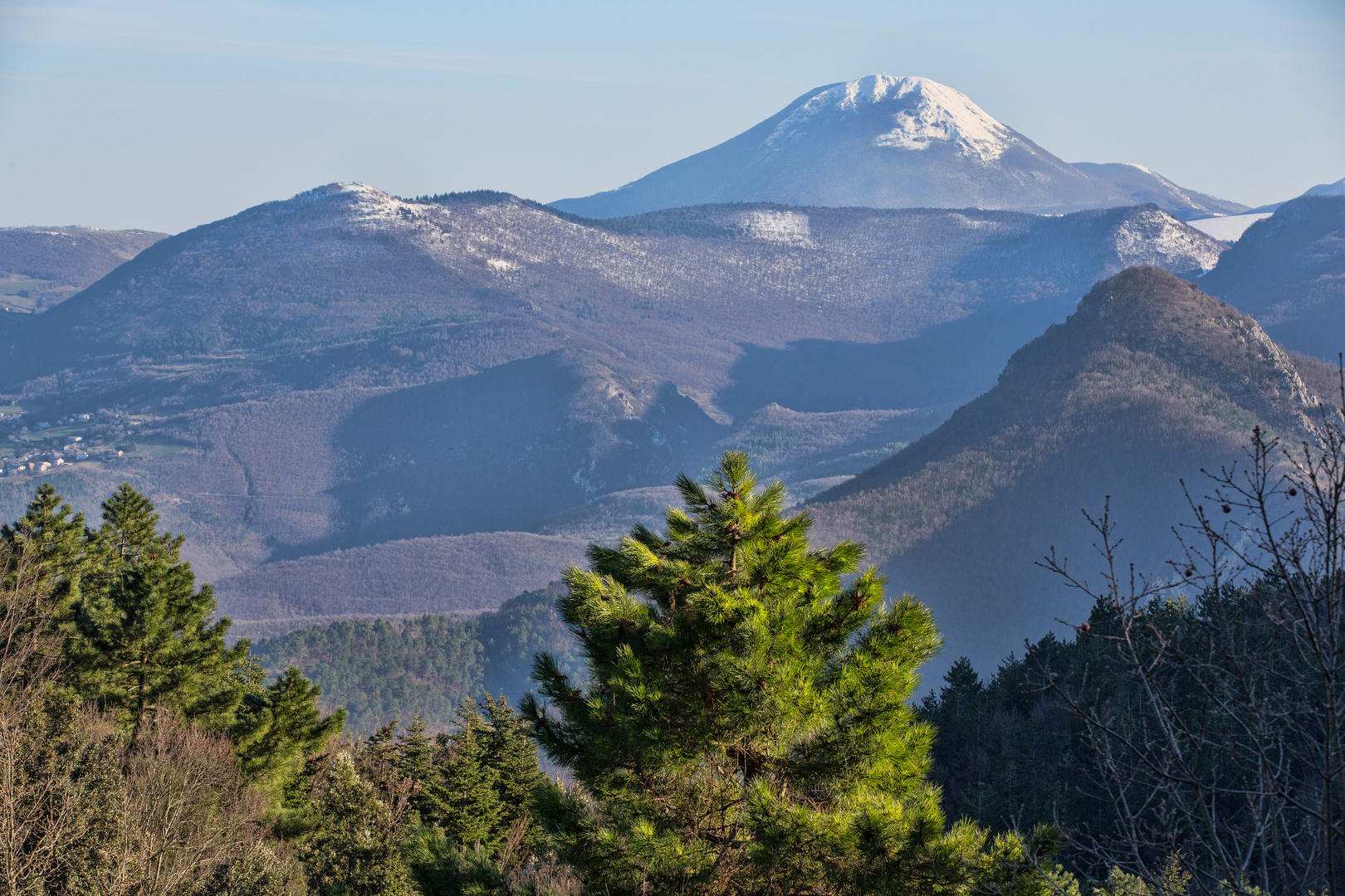 Blick vom Monte Murano auf den Monte San Vicino